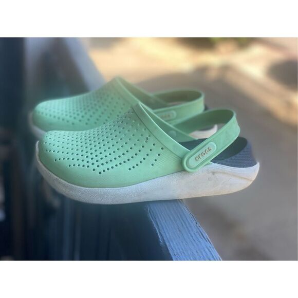 Crocs Women's LiteRide Clog Neo Mint Sz 6 US - Picture 1 of 9